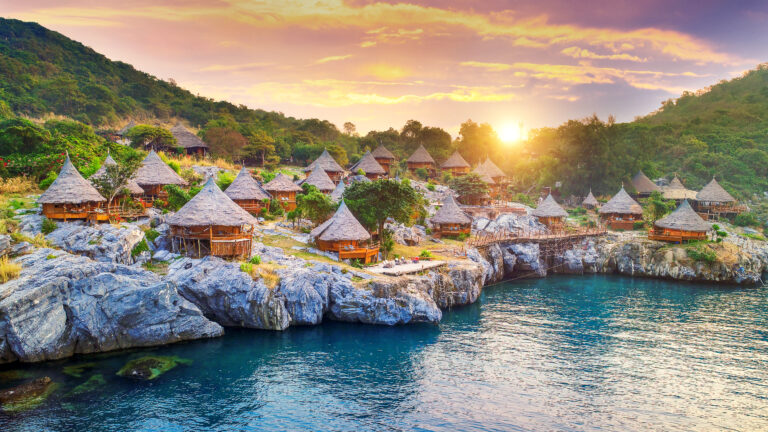 How to Choose the Right Travel Destination Based on Season and Budget